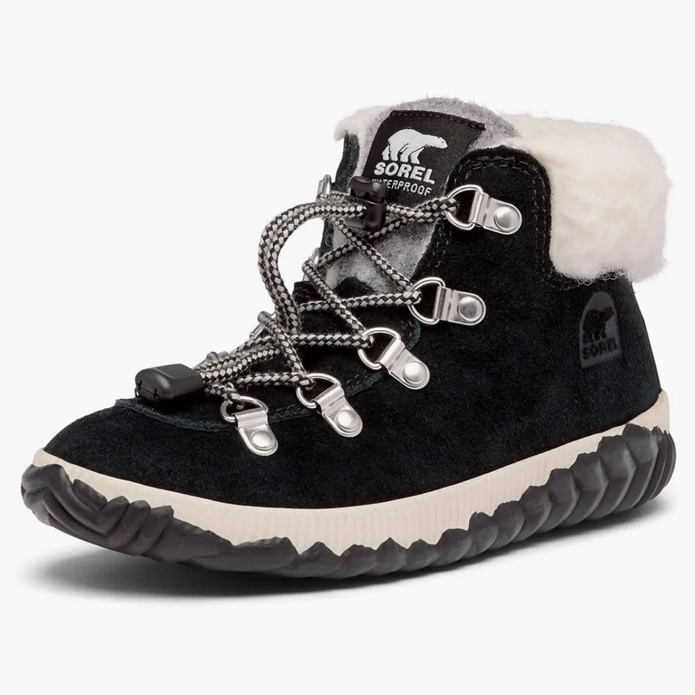Sorel Out and About Snow Boot Black/white Youth kids size 6